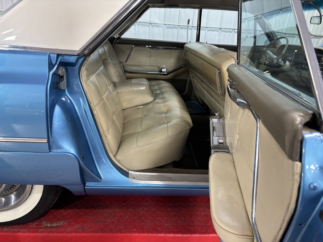 1963 Cadillac DeVille 35