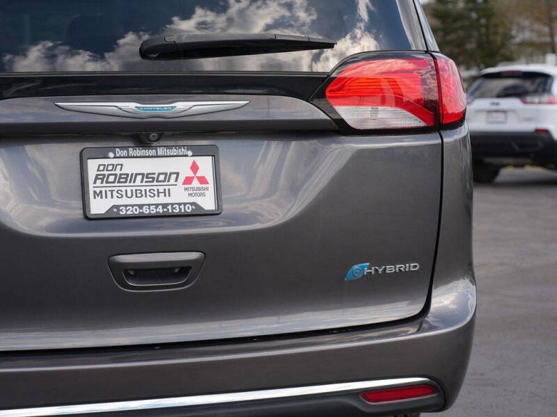 2017 Chrysler Pacifica Hybrid Touring Plus
