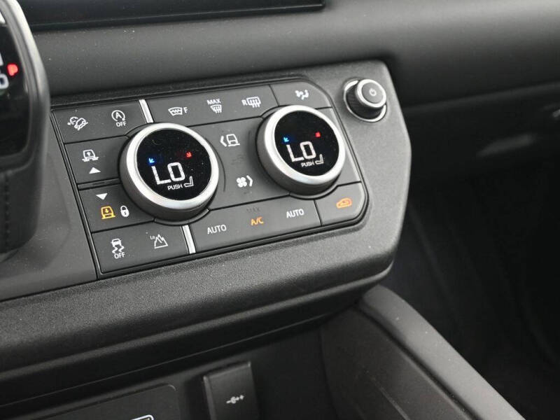 2023 Land Rover Defender 90 V8