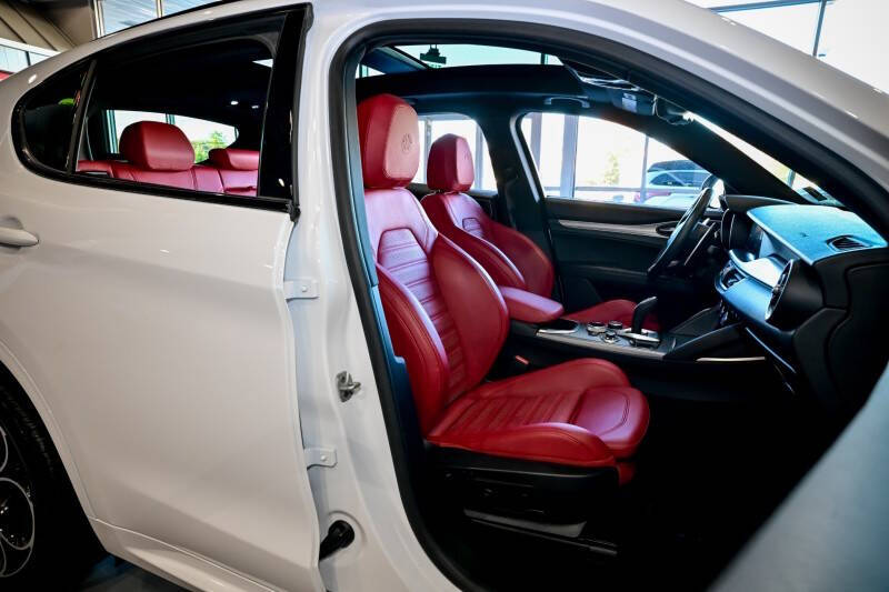 2023 Alfa Romeo Stelvio Veloce