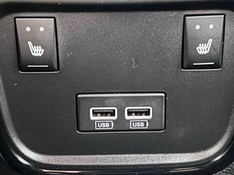 2023 Chrysler 300 C