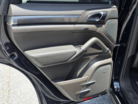 2017 Porsche Cayenne S E-Hybrid Platinum Edition