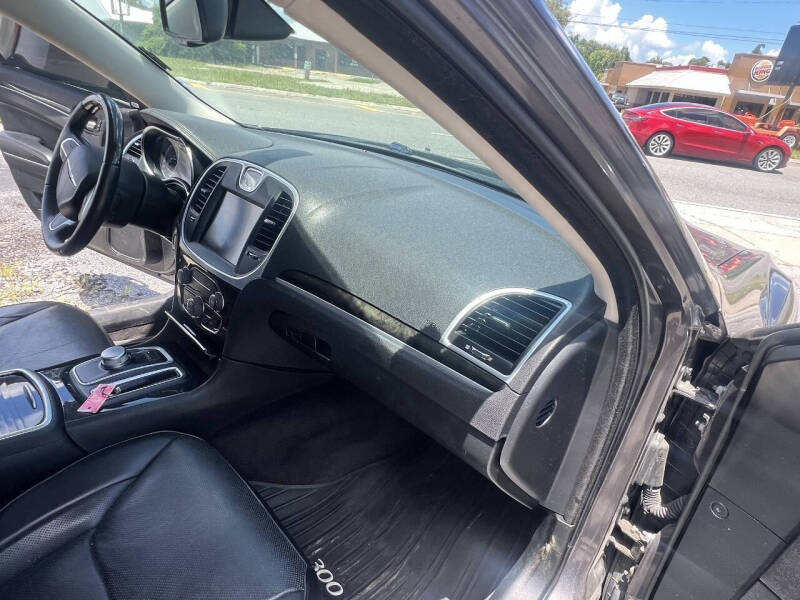 2016 Chrysler 300 C