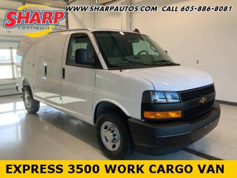 2025 Chevrolet Express 3500
