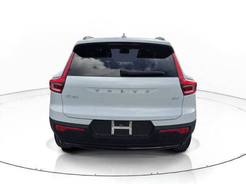 2026 Volvo XC40 B4 Core
