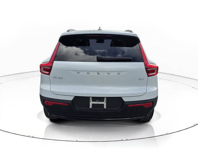 2026 Volvo XC40 B4 Core
