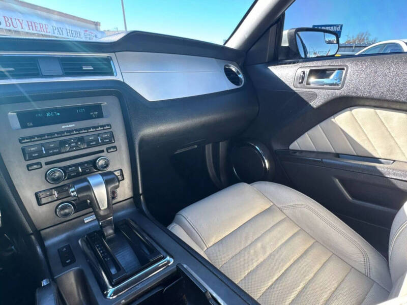 2012 Ford Mustang V6 Premium