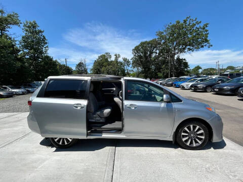 2019 Toyota Sienna LE 7-Passenger