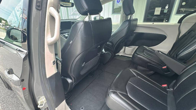 2023 Chrysler Pacifica Touring L