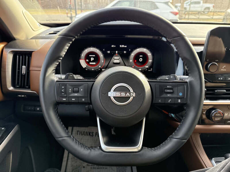 2023 Nissan Pathfinder Platinum