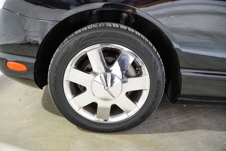 2002 Ford Thunderbird Deluxe