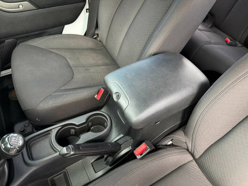 2015 Jeep Wrangler Unlimited 34