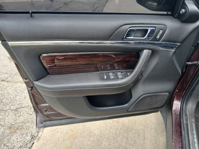 2011 Lincoln MKS