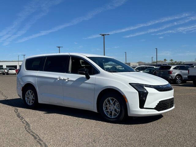2027 Chrysler Pacifica Select
