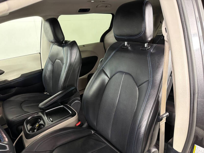 2021 Chrysler Pacifica Touring L