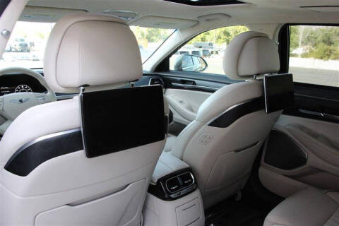 2021 Genesis G90