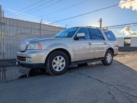 2005 Lincoln Navigator