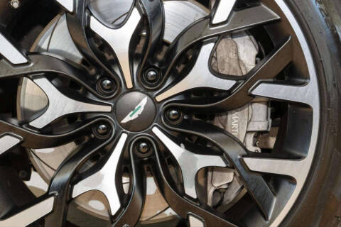2024 Aston Martin DBX