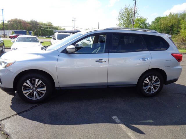 2017 Nissan Pathfinder SV