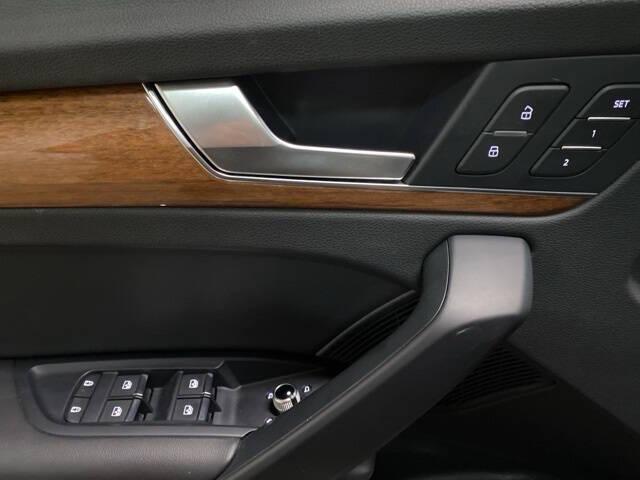 2023 Audi Q5 quattro Premium Plus 40 TFSI