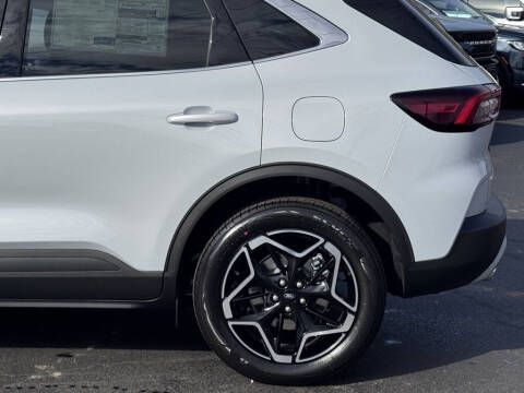 2026 Ford Escape Platinum