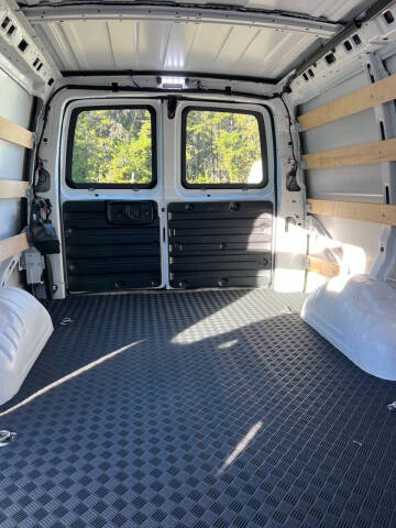 2024 Chevrolet Express 2500