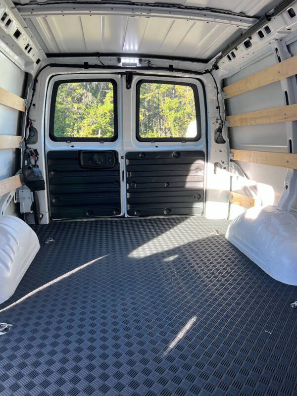 2024 Chevrolet Express 2500