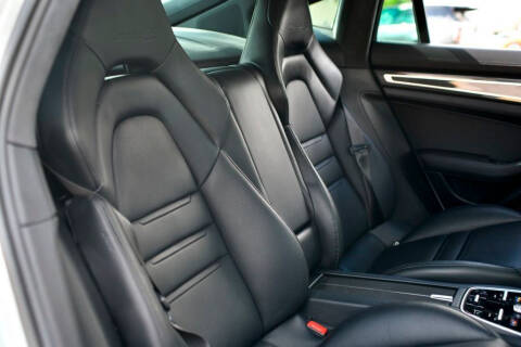 2018 Porsche Panamera Turbo S E-Hybrid