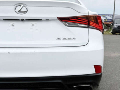 2017 Lexus IS 200t