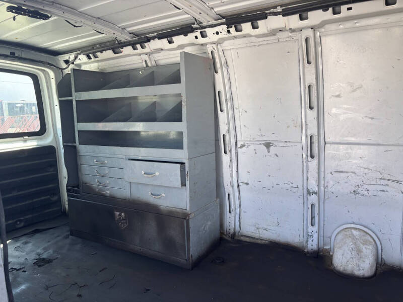 2017 Chevrolet Express 2500