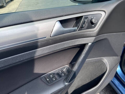 2015 Volkswagen Golf TSI SE