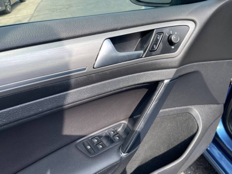 2015 Volkswagen Golf TSI SE