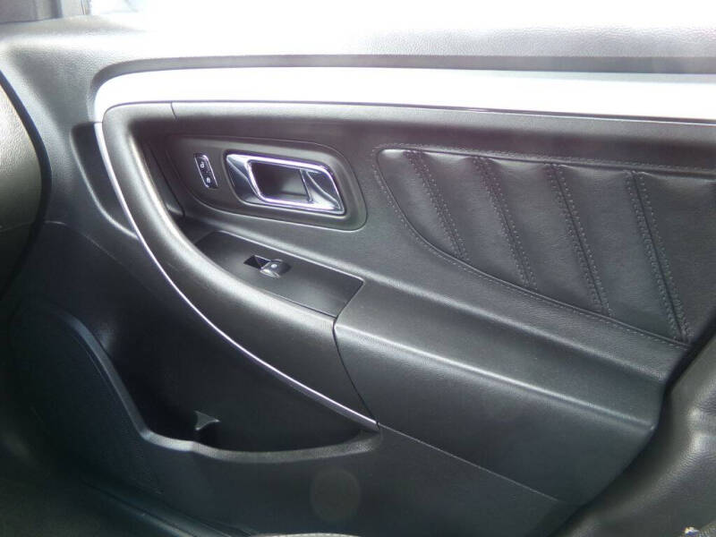 2017 Ford Taurus SEL