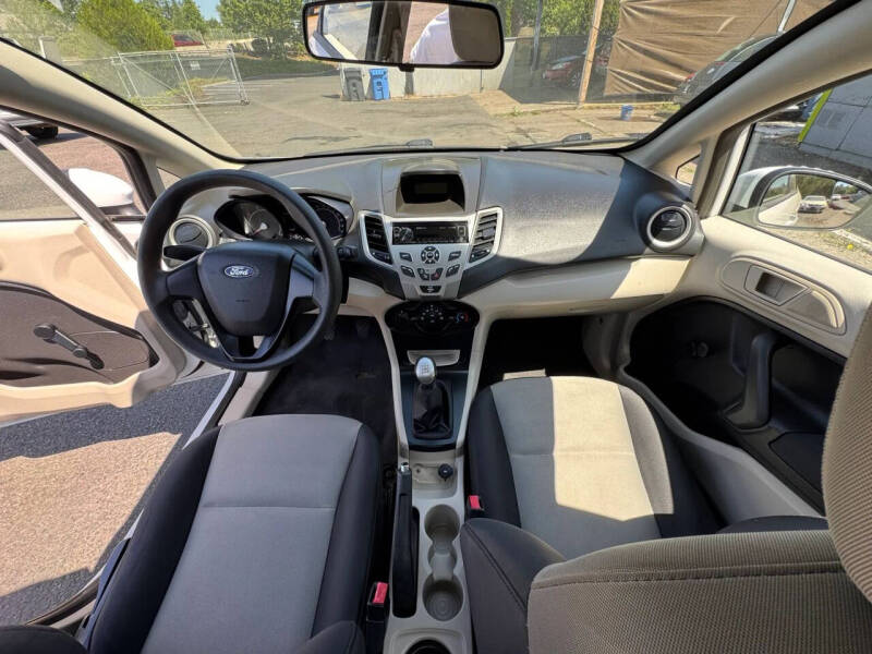 2012 Ford Fiesta S