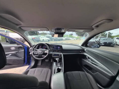 2022 Hyundai Elantra SEL