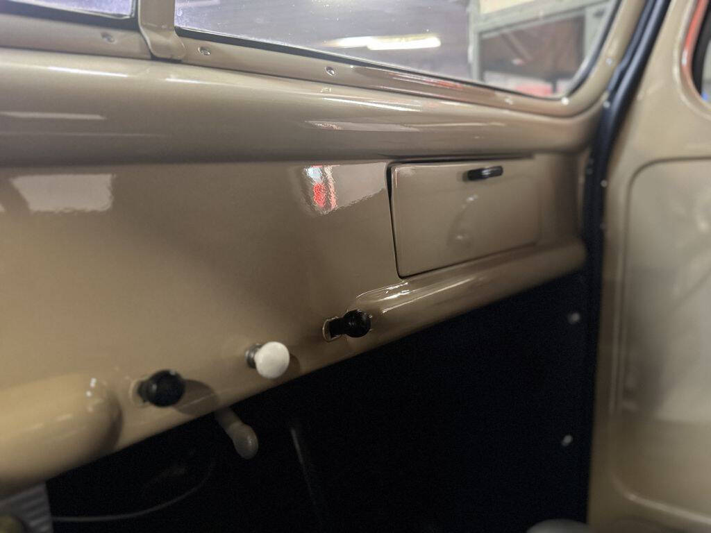 1947 Ford 1 TON FLAT BED 13