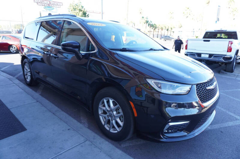 2022 Chrysler Pacifica Touring L