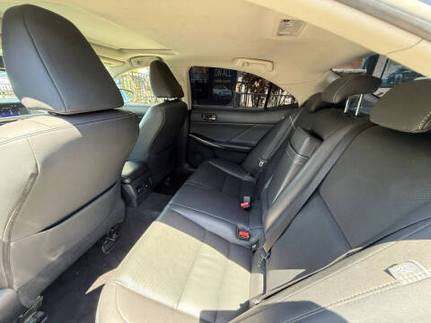 2016 Lexus IS 200t