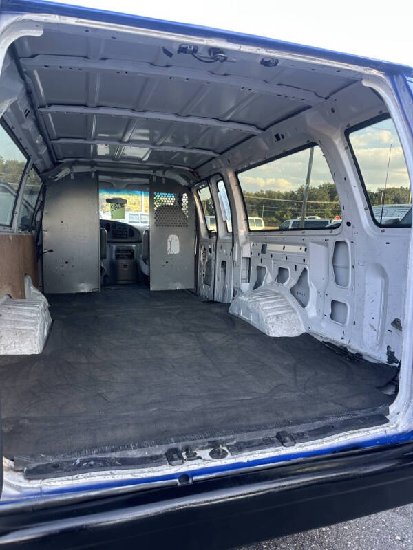 2004 Ford E-Super Duty