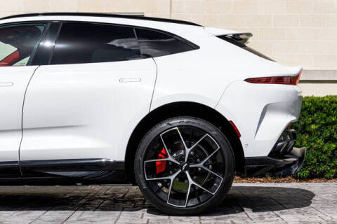 2025 Aston Martin DBX 707