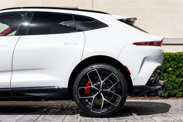 2025 Aston Martin DBX 707