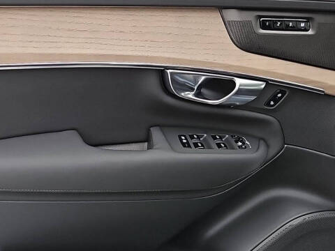 2025 Volvo XC90 B6 Plus Bright Theme 7P