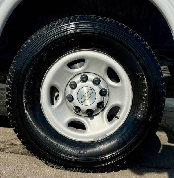 2023 Chevrolet Express LS 3500