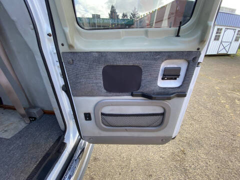 2004 Ford E-Series E-250 SD