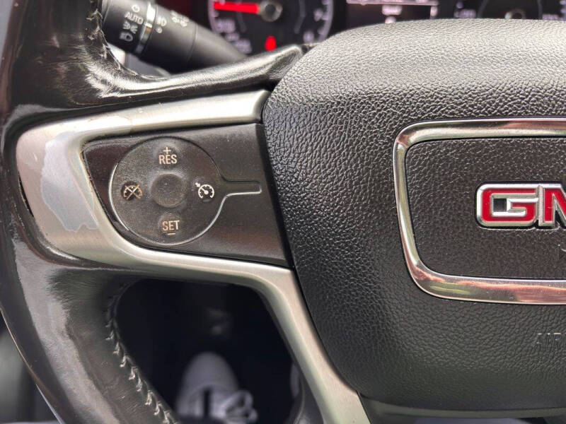 2017 GMC Acadia SLE-2