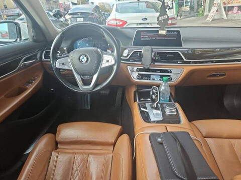 2022 BMW 7 Series 740i xDrive