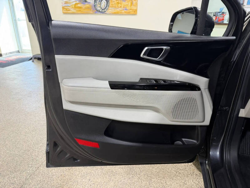 2023 Kia Carnival EX