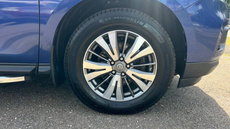 2017 Nissan Pathfinder Platinum