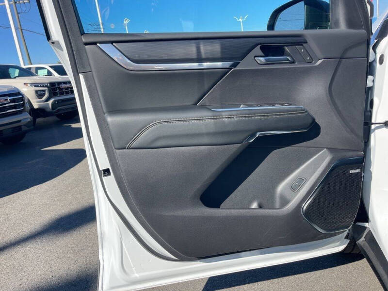 2025 GMC Acadia Elevation