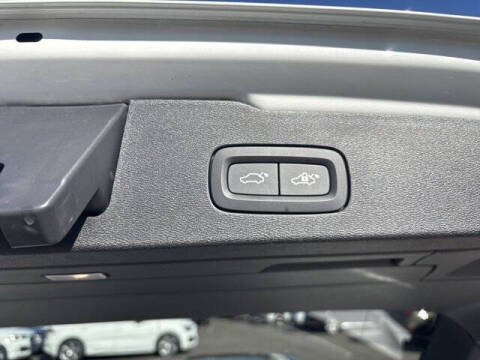 2025 Volvo V60 Cross Country B5 Plus